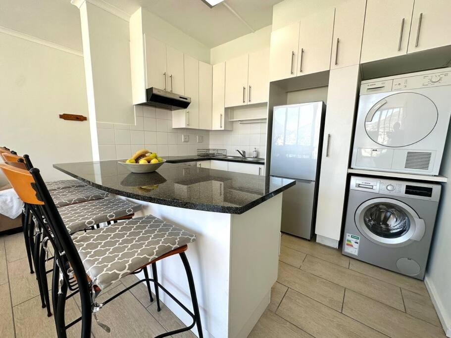 Stunning View Of Table Mountain Apartment